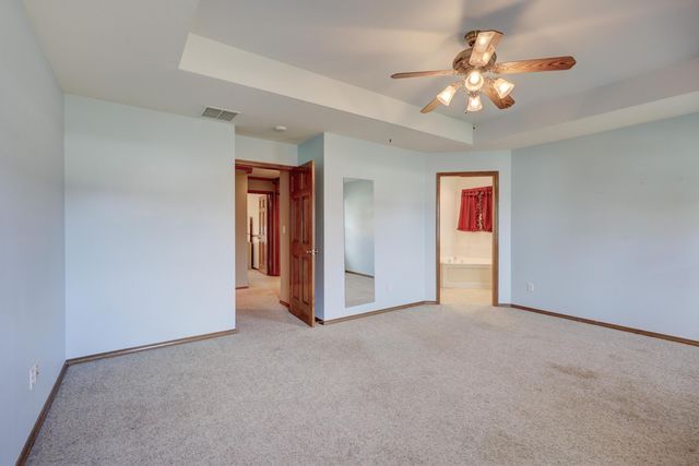 1211 E Airport Drive, Carthage, MO 64836