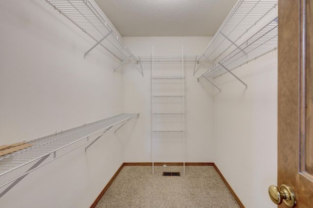 1211 E Airport Drive, Carthage, MO 64836