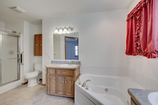 1211 E Airport Drive, Carthage, MO 64836