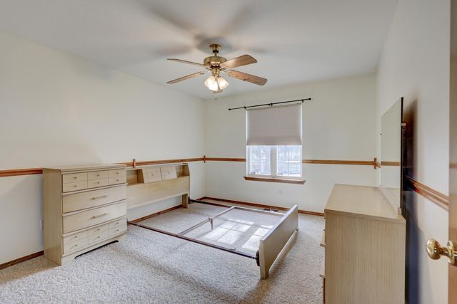 1211 E Airport Drive, Carthage, MO 64836