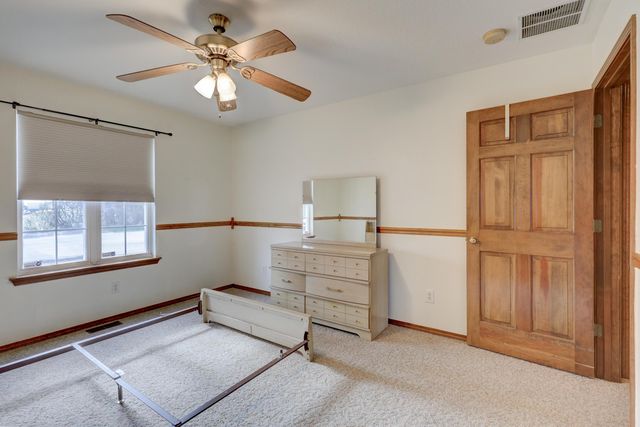 1211 E Airport Drive, Carthage, MO 64836