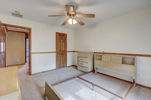 1211 E Airport Drive, Carthage, MO 64836