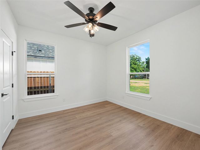 115 Dennis Drive, Azle, TX 76020