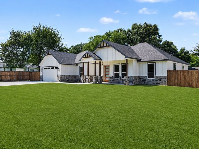 115 Dennis Drive, Azle, TX 76020
