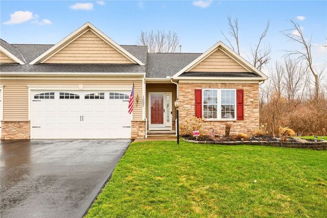 1097 Railway Crossing, Webster, NY 14580