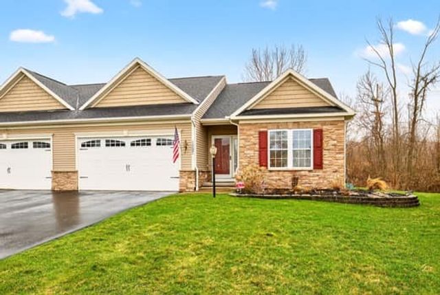 1097 Railway Crossing, Webster, NY 14580