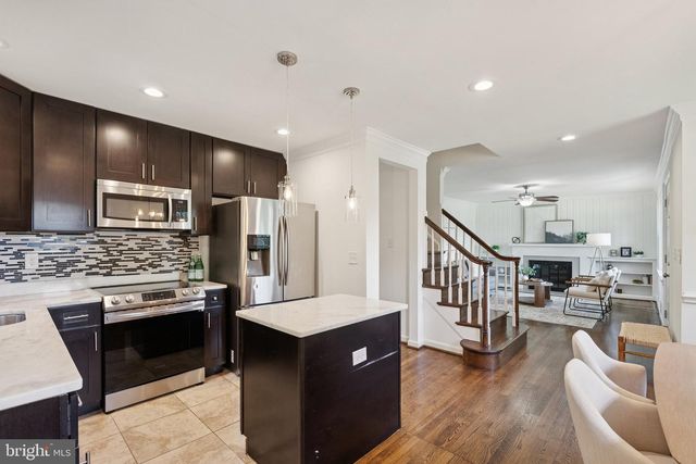 3333 SLADE RUN DR, Falls Church, VA 22042