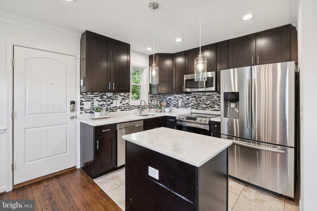 3333 SLADE RUN DR, Falls Church, VA 22042
