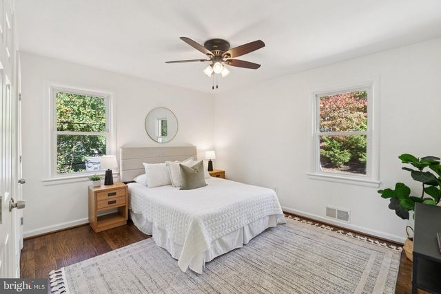 3333 SLADE RUN DR, Falls Church, VA 22042