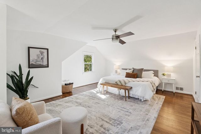 3333 SLADE RUN DR, Falls Church, VA 22042