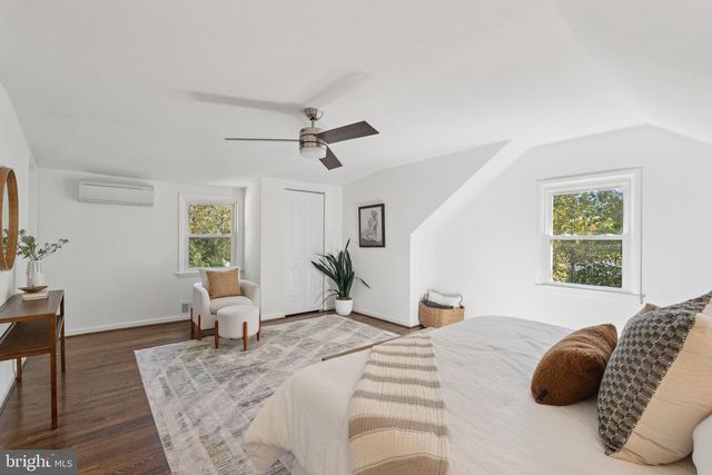 3333 SLADE RUN DR, Falls Church, VA 22042