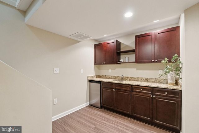 3333 SLADE RUN DR, Falls Church, VA 22042