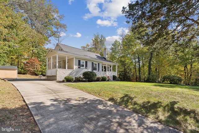 3333 SLADE RUN DR, Falls Church, VA 22042