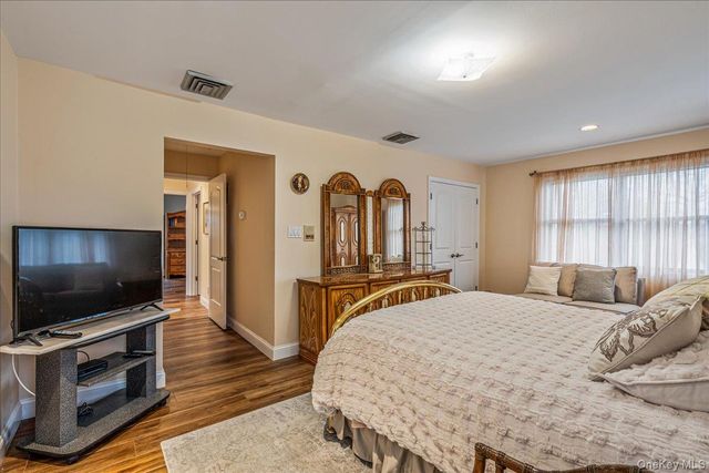 150-38 24th Avenue, Whitestone, NY 11357