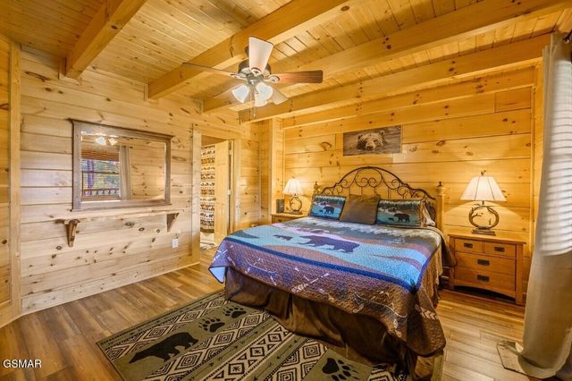 1828 Panther Path Way, Sevierville, TN 37876