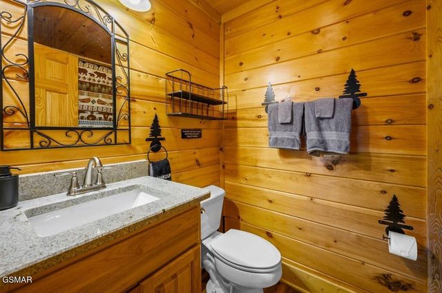 1828 Panther Path Way, Sevierville, TN 37876