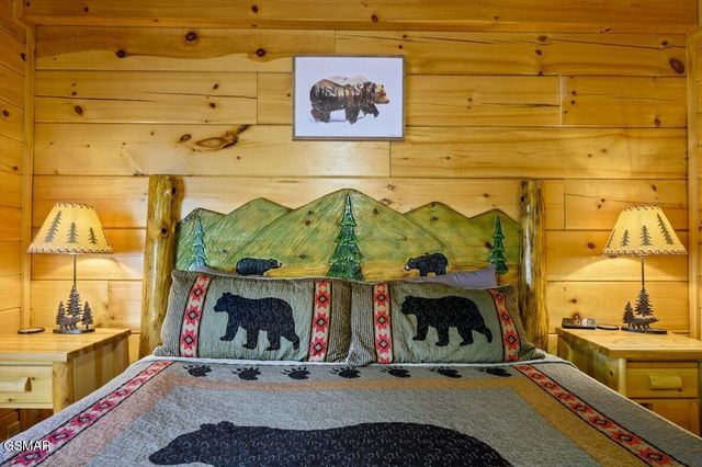 1828 Panther Path Way, Sevierville, TN 37876