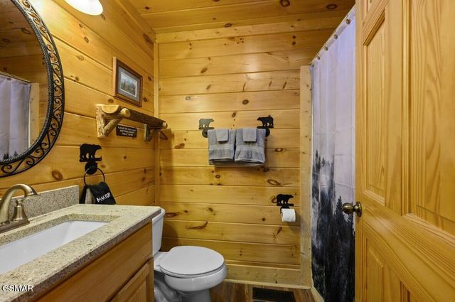 1828 Panther Path Way, Sevierville, TN 37876