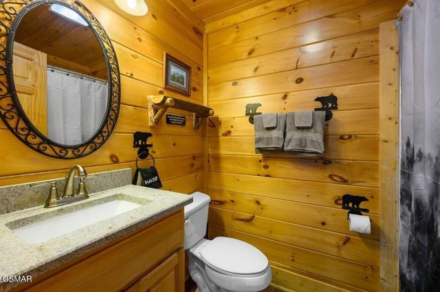 1828 Panther Path Way, Sevierville, TN 37876