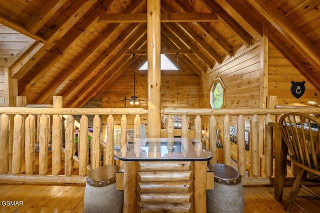 1828 Panther Path Way, Sevierville, TN 37876