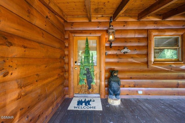 1828 Panther Path Way, Sevierville, TN 37876