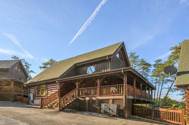 1828 Panther Path Way, Sevierville, TN 37876