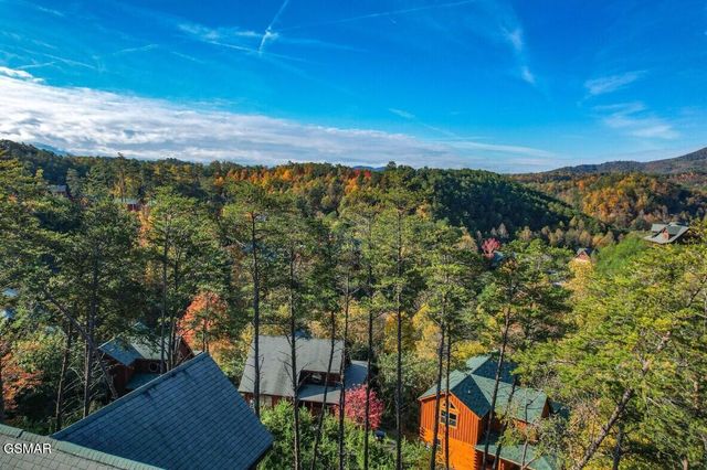 1828 Panther Path Way, Sevierville, TN 37876