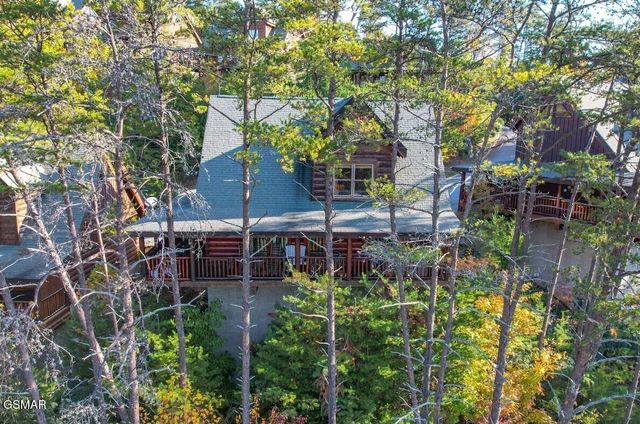 1828 Panther Path Way, Sevierville, TN 37876