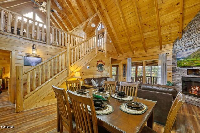 1828 Panther Path Way, Sevierville, TN 37876