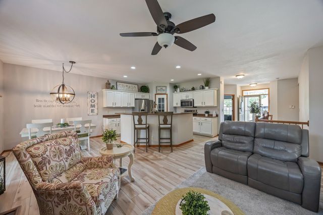 14323 Greenbelt Drive, Urbandale, IA 50323