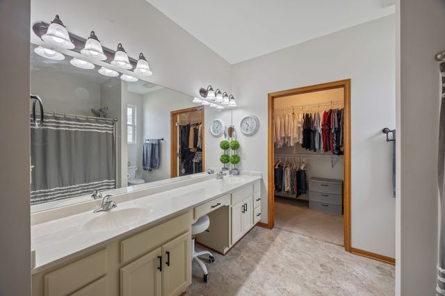 14323 Greenbelt Drive, Urbandale, IA 50323