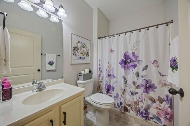 14323 Greenbelt Drive, Urbandale, IA 50323