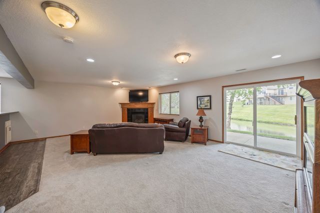 14323 Greenbelt Drive, Urbandale, IA 50323