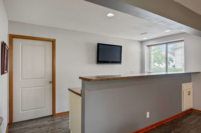 14323 Greenbelt Drive, Urbandale, IA 50323