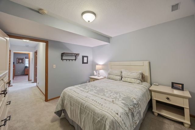 14323 Greenbelt Drive, Urbandale, IA 50323