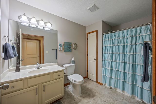 14323 Greenbelt Drive, Urbandale, IA 50323