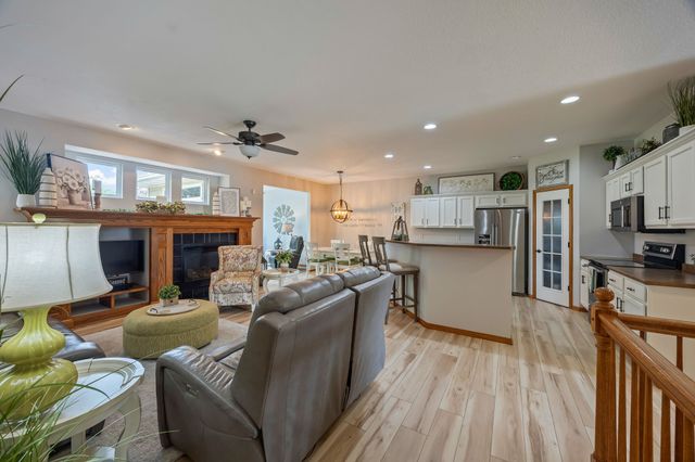 14323 Greenbelt Drive, Urbandale, IA 50323