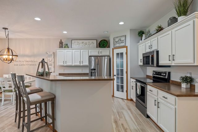 14323 Greenbelt Drive, Urbandale, IA 50323