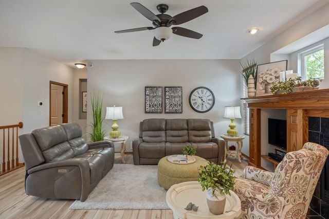 14323 Greenbelt Drive, Urbandale, IA 50323