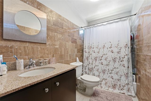 D32 CALLE ROMA, Guaynabo, PR 00966