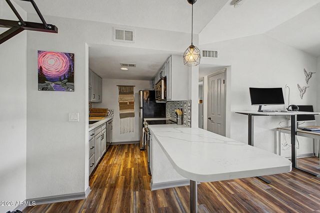 200 E SOUTHERN Avenue 334, Tempe, AZ 85282