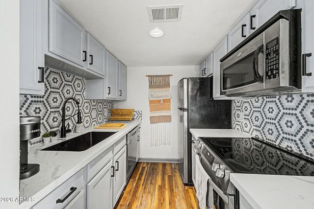 200 E SOUTHERN Avenue 334, Tempe, AZ 85282