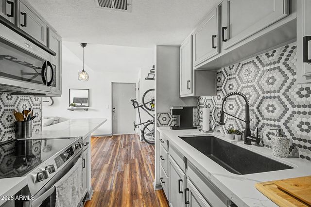 200 E SOUTHERN Avenue 334, Tempe, AZ 85282