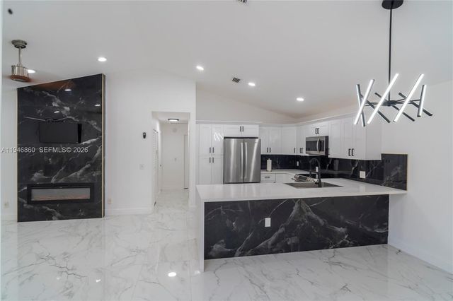 2421 SW 84th Terrace, Miramar, FL 33025