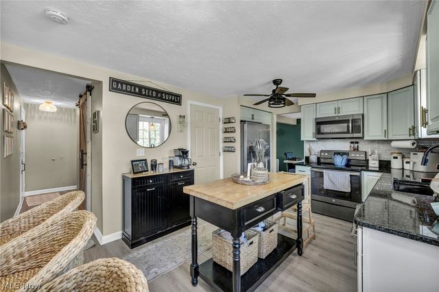 817 Glencairn Lane, Brunswick, OH 44212