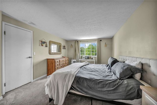 817 Glencairn Lane, Brunswick, OH 44212