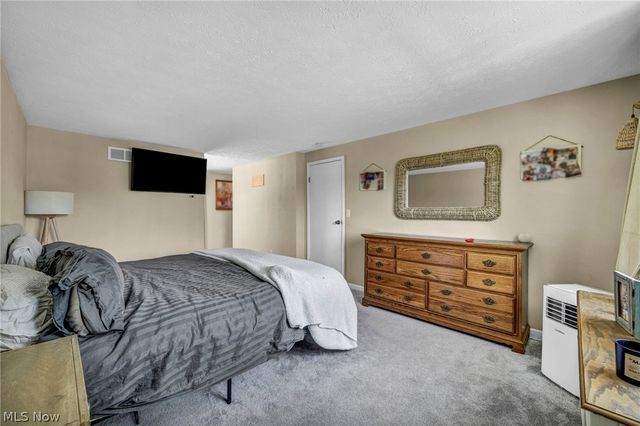 817 Glencairn Lane, Brunswick, OH 44212