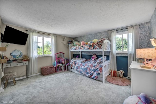 817 Glencairn Lane, Brunswick, OH 44212