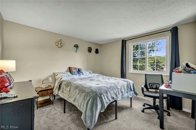 817 Glencairn Lane, Brunswick, OH 44212