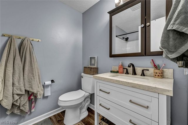 817 Glencairn Lane, Brunswick, OH 44212
